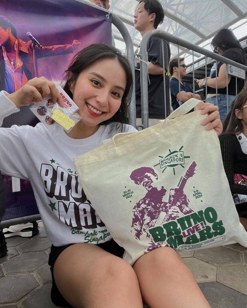 Instagram.com/ClairineClay